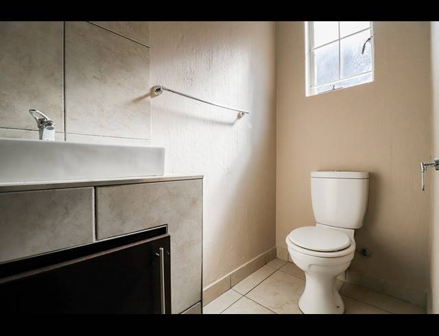 1 BEDROOM SECTIONAL TITLE FOR SALE IN BRAMLEY NORTH